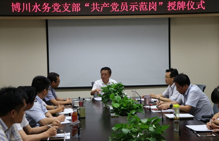 �Ա��Ƚ� ���롰��ģ�ڡ���˾���С���Ա��ģ�ڡ�������ʽ--��˾���С���Ա��ģ�ڡ�������ʽ